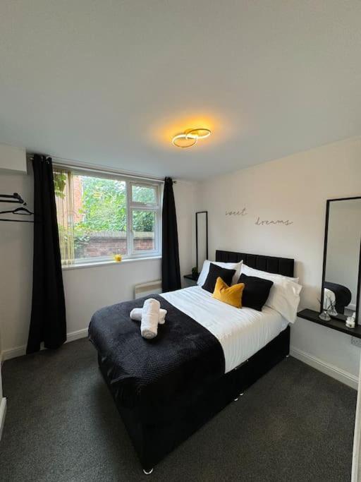 Luxury Cozy 3 Bed Apartment 5Mins From City - Free Parking! Nottingham Exterior photo