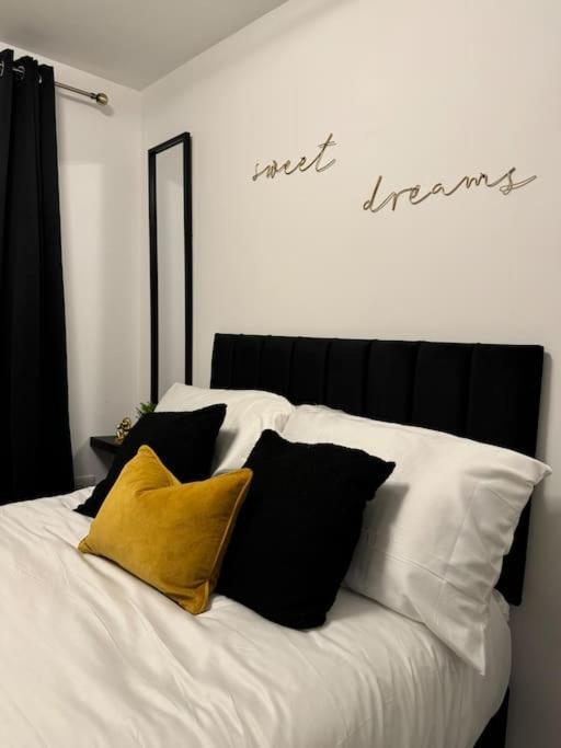 Luxury Cozy 3 Bed Apartment 5Mins From City - Free Parking! Nottingham Exterior photo